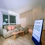 아파트 The Easy And Cosy In With Fast Wifi