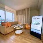 公寓 The Easy And Cosy In With Fast Wifi *